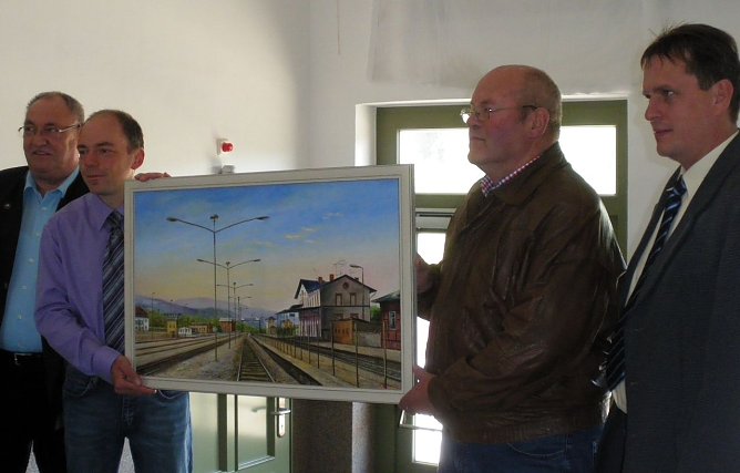 Reproduktion &uuml;bergeben (Foto: privat)