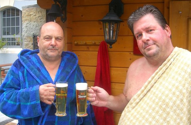 Saunieren (Foto: Badehaus) Saunieren (Foto: Badehaus)