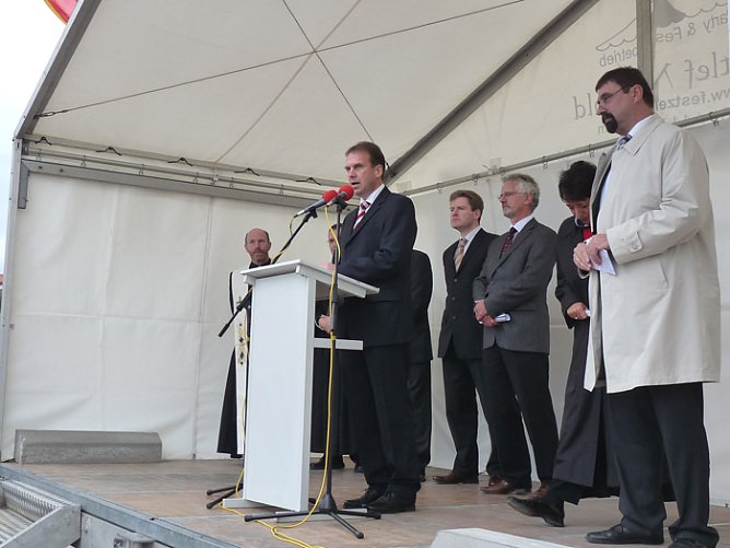 Freigabe Ortsumgehung Sondershausen (Foto: Karl-Heinz Herrmann) Freigabe Ortsumgehung Sondershausen (Foto: Karl-Heinz Herrmann)