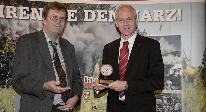 Pr&auml;sentiert (Foto: HSB)