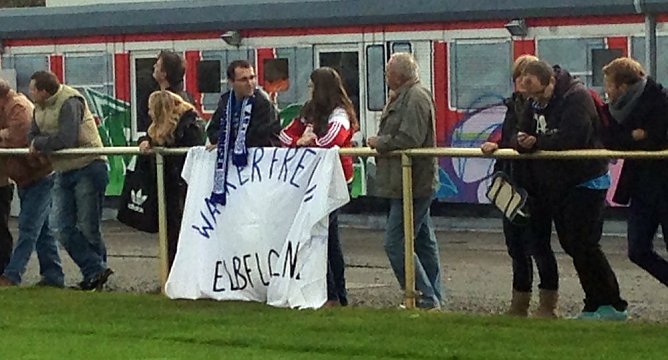 Wacker-Fans (Foto: Lars Koch) Wacker-Fans (Foto: Lars Koch)