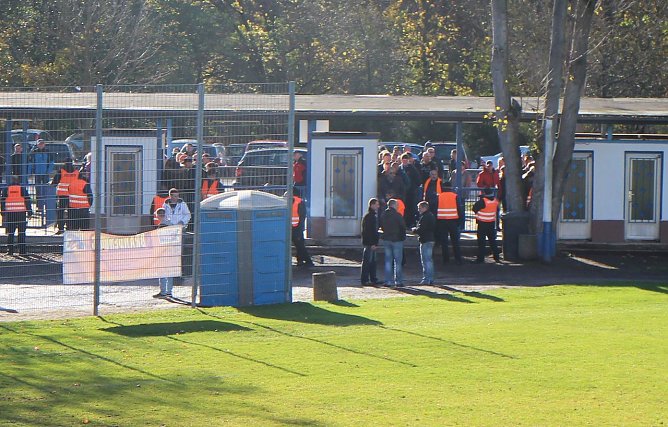 Sie wollen noch "rein" (Foto: nnz) Sie wollen noch "rein" (Foto: nnz)