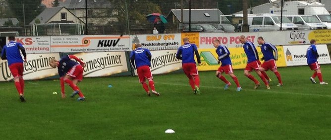 Warmmachen in Auerbach (Foto: Lars Koch)