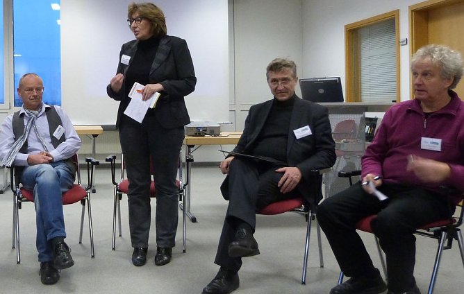 Podiumsdiskussion (Foto: I. Gast) Podiumsdiskussion (Foto: I. Gast)