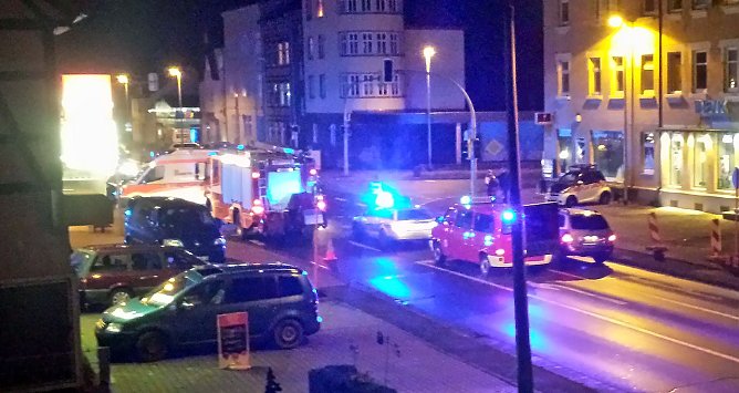 Crash auf der Kreuzung (Foto: F. Meier) Crash auf der Kreuzung (Foto: F. Meier)