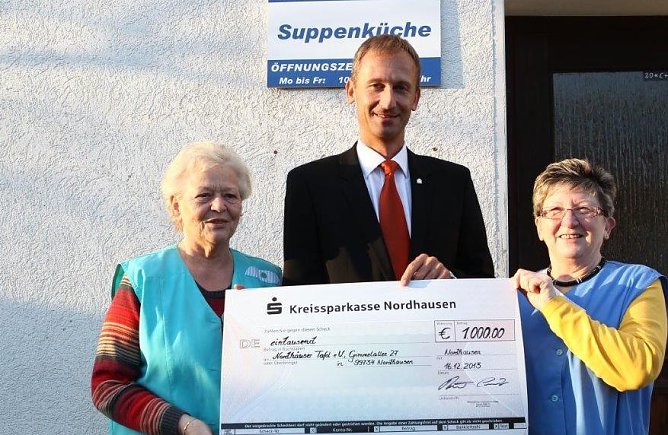 Von links: Helga Rathnau, Sven D&ouml;rmann, Jutta Nitschke (Foto: WBG)