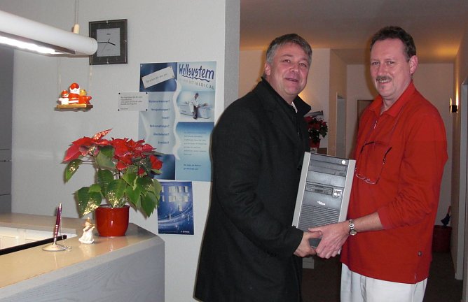 Technik übergeben (Foto: A. Tischer) Technik übergeben (Foto: A. Tischer)