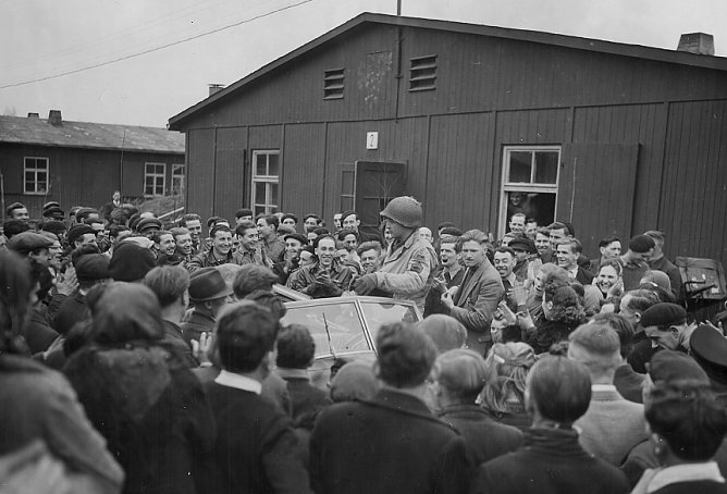 Zwangsarbeit (Foto: Gedenkstätte Mittelbau-Dora) Zwangsarbeit (Foto: Gedenkstätte Mittelbau-Dora)