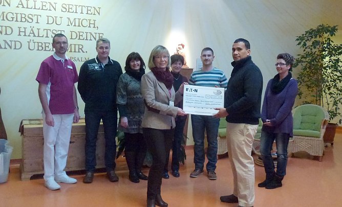 Spende &uuml;bergeben (Foto: privat)