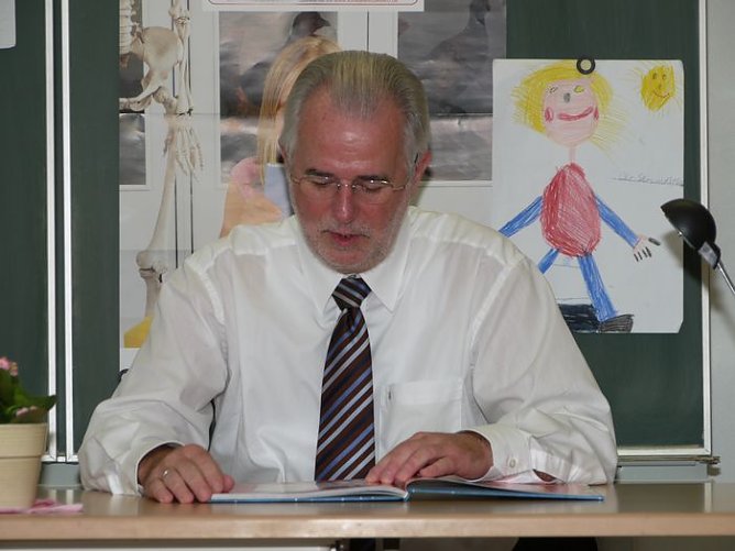 Vorgelesen: J&uuml;rgen Reinholz (Foto: nnz)