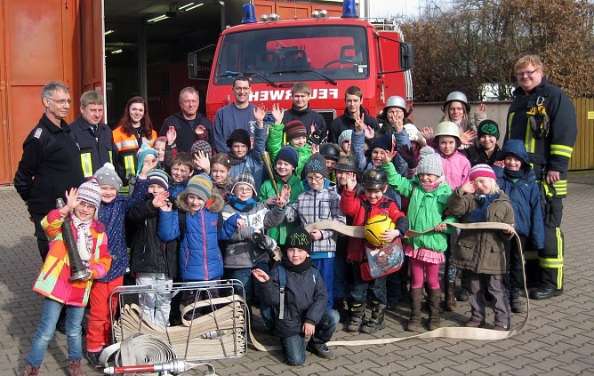 Tolle Erlebnisse bei der Feuerwehr (Foto: privat) Tolle Erlebnisse bei der Feuerwehr (Foto: privat)