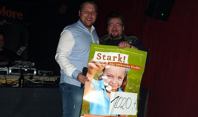 Spende &uuml;bergeben (Foto: privat)