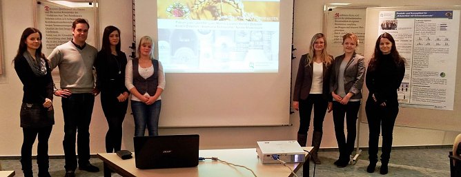 Präsentiert (Foto: FHN) Präsentiert (Foto: FHN)