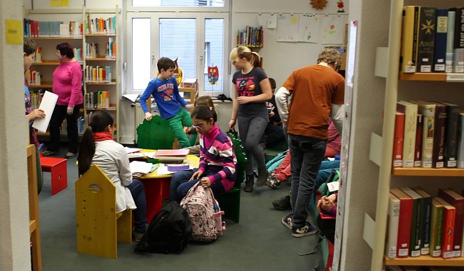 Unterricht in der Bibliothek (Foto: nnz) Unterricht in der Bibliothek (Foto: nnz)
