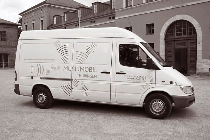 Musikmobil u.a. bei  Ilfelder Aktivtag (Foto: Th&uuml;ringer Landesmusikakademie)