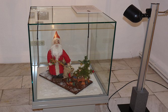 Geschichte des Weihnachtsbaumes (Foto: Karl-Heinz Herrmann) Geschichte des Weihnachtsbaumes (Foto: Karl-Heinz Herrmann)