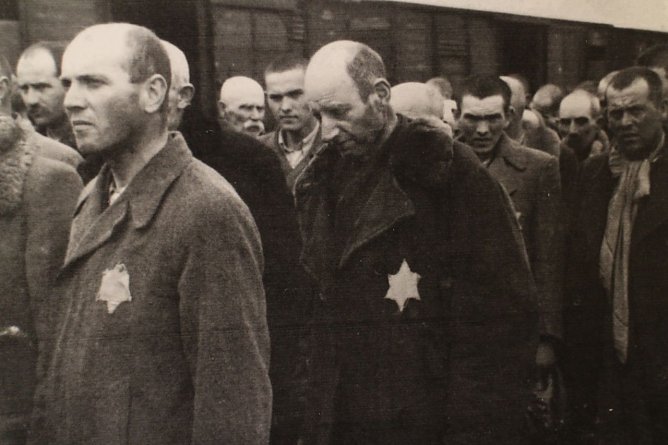 Ankunft in Auschwitz (Foto: Das Auschwitz Album)