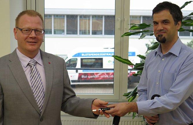 Übergeben (Foto: nnz) Übergeben (Foto: nnz)