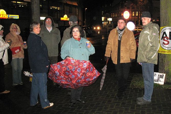 Donnerstags-Demonstranten (Foto: Birkefeld) Donnerstags-Demonstranten (Foto: Birkefeld)