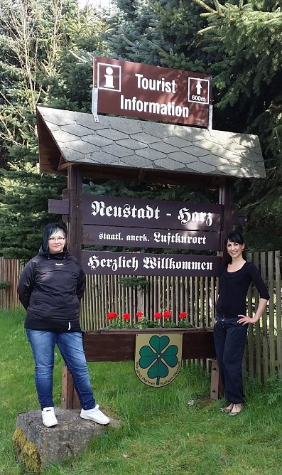 Jugend unterst&uuml;tzt Gemeinde Neustadt links S.Ludwig rechts im Bild Josephine Steinmetz (Foto: Dirk Erfurt)