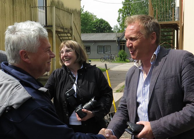 Dr. Koch wird durch René Kübler begrüßt (Foto: nnz) Dr. Koch wird durch René Kübler begrüßt (Foto: nnz)