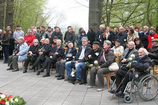 Erinnern und gedenken (Foto: Gedenkst&auml;tte Mittelbau-Dora)