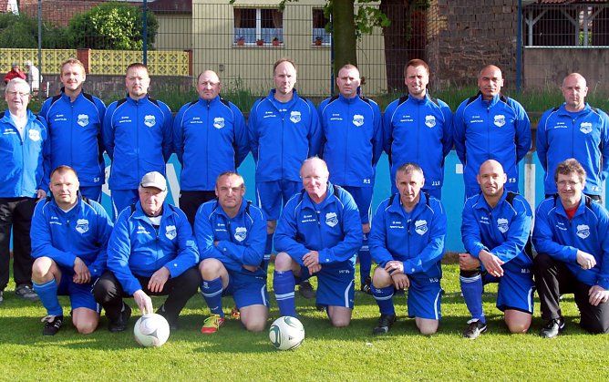 Die "Alten Herren" neu eingekleidet (Foto: privat)