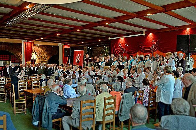 Am Kyffh&auml;user gesungen (Foto: Siegfried Wenzel)