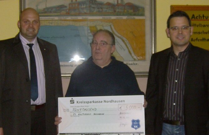 Spende übergeben (Foto: Stadtverwaltung) Spende übergeben (Foto: Stadtverwaltung)