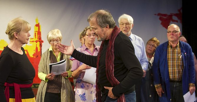 Hamlet muss noch dreimal serben (Foto: R. Obst)