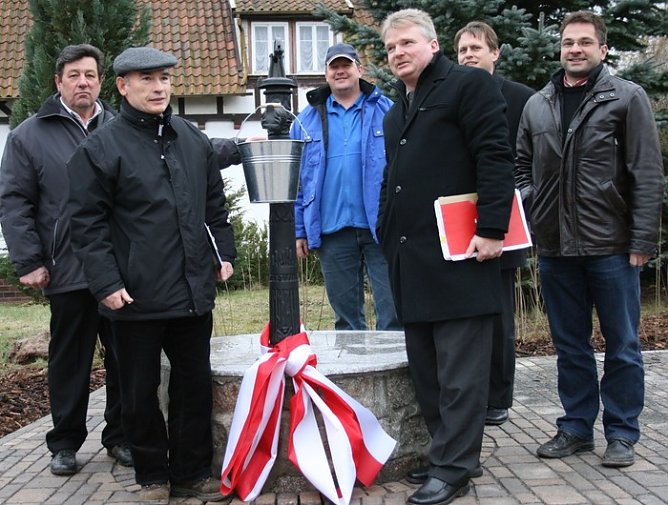 Stra&szlig;e &uuml;bergeben (Foto: Wille)
