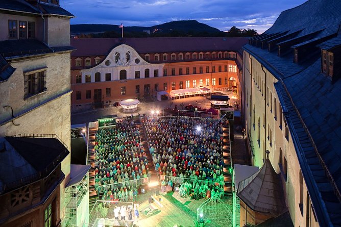  Zu Rock meets Classic�, der Spanischen Nacht und den Sonntagsvorstellungen von My Fair Lady fahren von Nordhausen aus Busse zum Schlosshof Sondershausen (Foto: Tino Sieland)