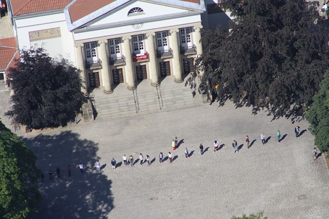 Menschen-Bücher-Kette (Foto: Seidel) Menschen-Bücher-Kette (Foto: Seidel)