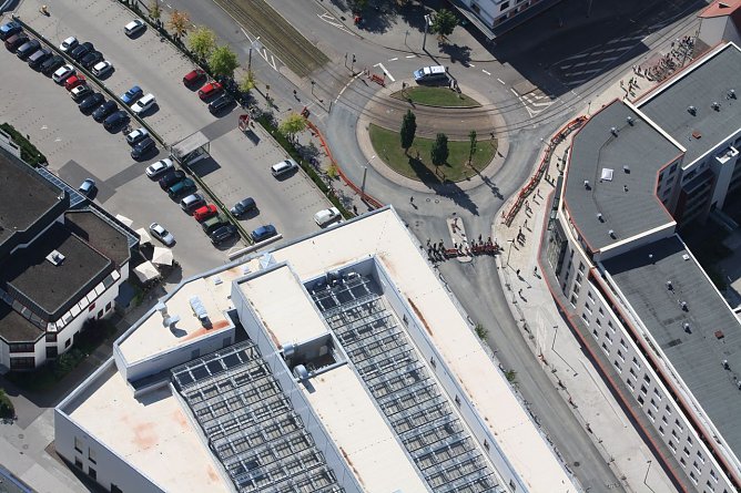 Menschen-Bücher-Kette (Foto: Seidel) Menschen-Bücher-Kette (Foto: Seidel)