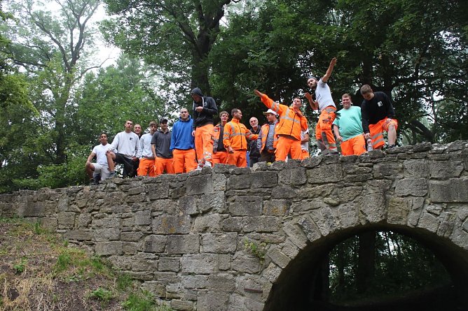 Die Sch&uuml;ler freuen sich schon lange auf die Exkursion (Foto: Angelo Glashagel)
