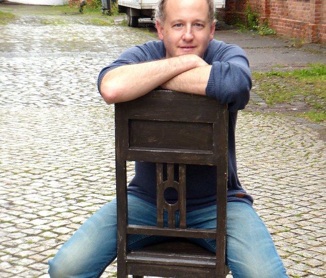 Lenz mit Stuhl (Foto: Birgit Susemihl)