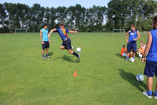Volles Training bei der Fu&szlig;ballschule (Foto: Karl-Heinz Herrmann)