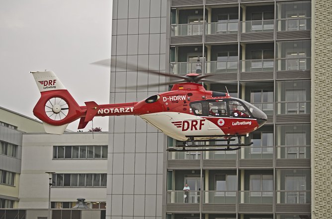 Christoph 37 im Anflug auf das S&uuml;dharz Klinikum (Foto: Michael Caspari)