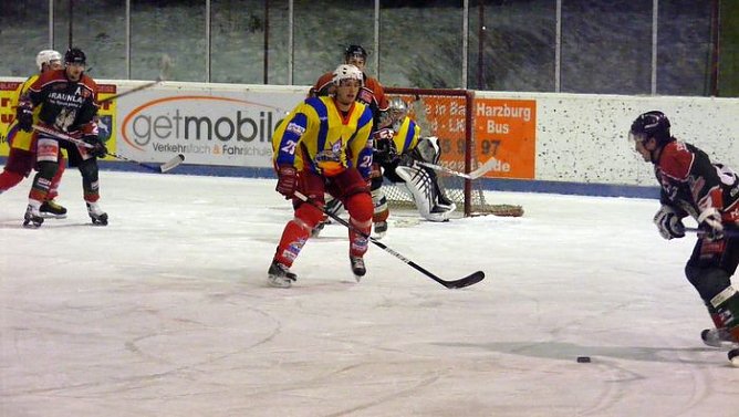 Siegreiche Wölfe (Foto: Koch) Siegreiche Wölfe (Foto: Koch)