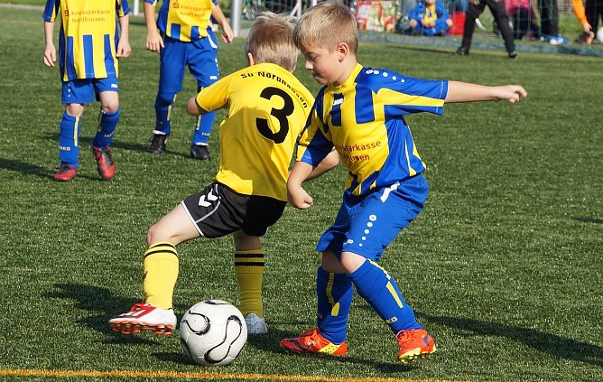 Zweikampf zum Pokalauftakt (Foto: Martina Nebelung)