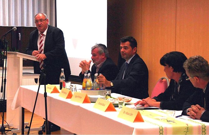 Über Schule diskutiert (Foto: CDU) Über Schule diskutiert (Foto: CDU)