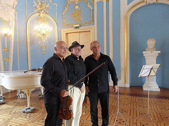 "Tiefgrün bis zartbitter" (Foto: Jürgen Kieper) "Tiefgrün bis zartbitter" (Foto: Jürgen Kieper)