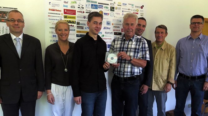 Video übergeben (Foto: nnz) Video übergeben (Foto: nnz)