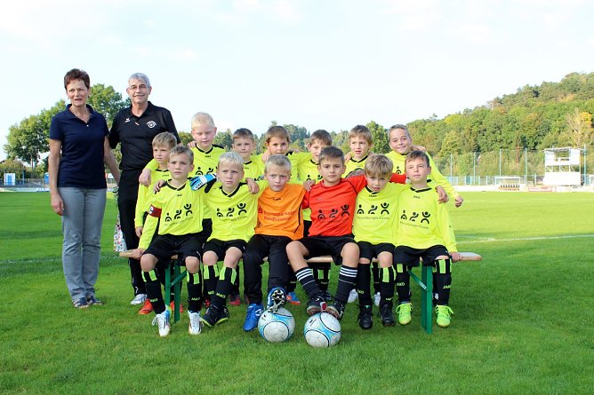 Neue Trikots f&uuml;r die F2-Jugend (Foto: Uwe Nebelung)
