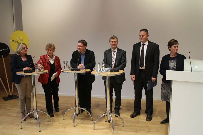 Podiumsdiskussion im Ratssaal (Foto: Angelo Glashagel) Podiumsdiskussion im Ratssaal (Foto: Angelo Glashagel)