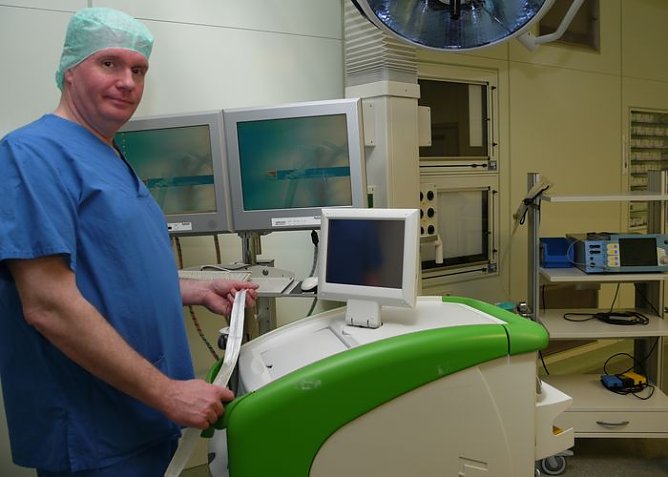 Grünes Licht im OP (Foto: SHK) Grünes Licht im OP (Foto: SHK)