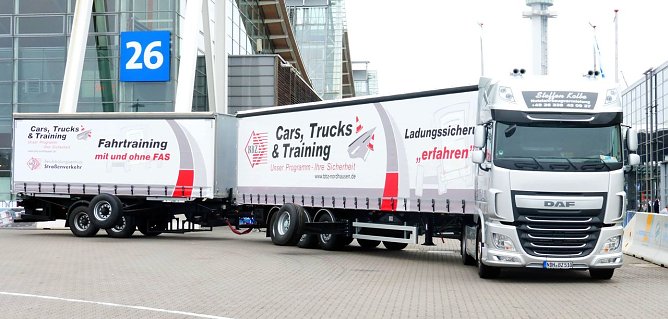 Demonstration auf der IAA (Foto: BBZ)