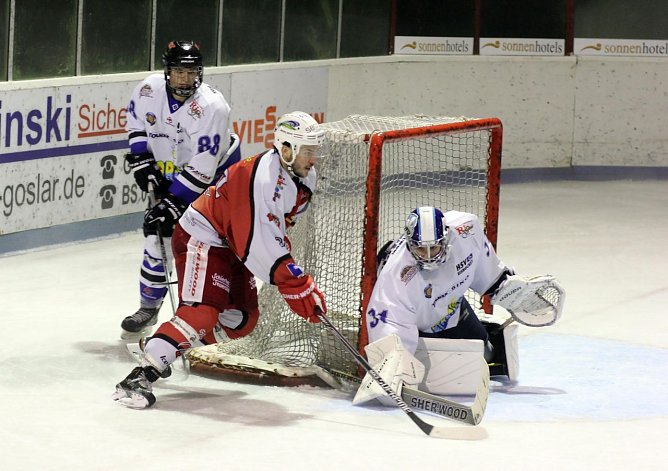 Harzer Falken gewannen Heimspiel (Foto: Frank Neuendorf ) Harzer Falken gewannen Heimspiel (Foto: Frank Neuendorf )