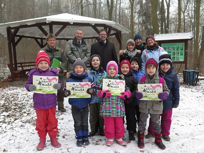 Die "Kleinen Bode-Strolche" aus Kleinbodungen erkundeten heute den Wald bei Bleicherode (Foto: nnz) Die "Kleinen Bode-Strolche" aus Kleinbodungen erkundeten heute den Wald bei Bleicherode (Foto: nnz)