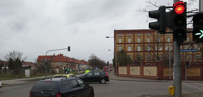 Manche Kraftfahrer (gelbes Auto) waren &uuml;berfordert (Foto: nnz)